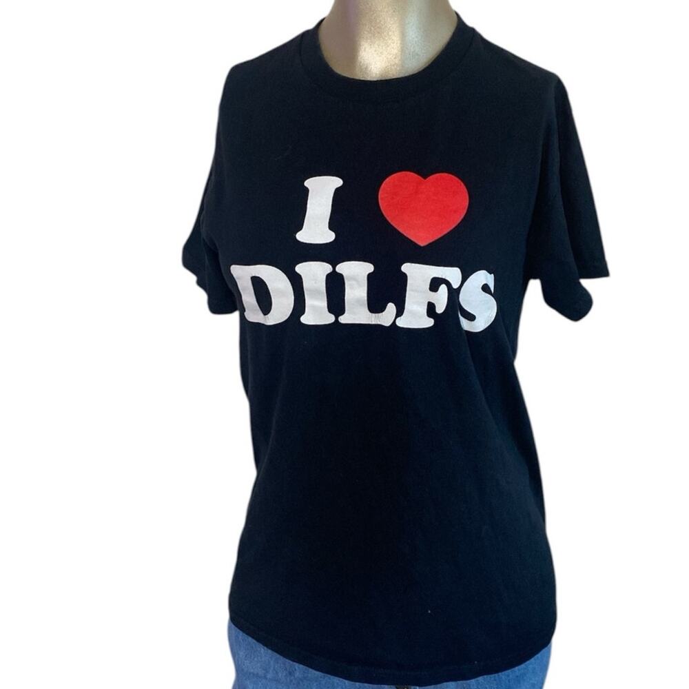 Danny Duncan I Heart DILFS Black Graphic T-Shirt Small Women's Humor